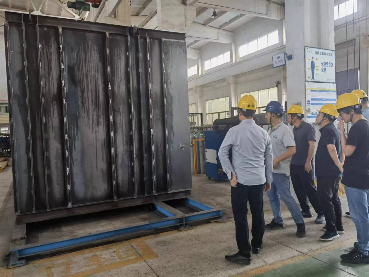 机械六院专家团队莅临我公司考察产品结构和生产情况