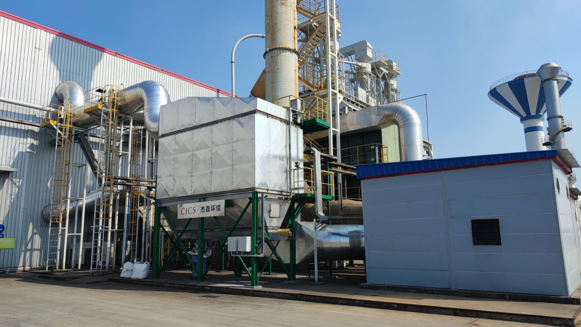 某知名跨国铝加工企业熔铝炉烟气净化升级改造完成交付验收，实现超低排放，现场检测浓度＜1mg/m³